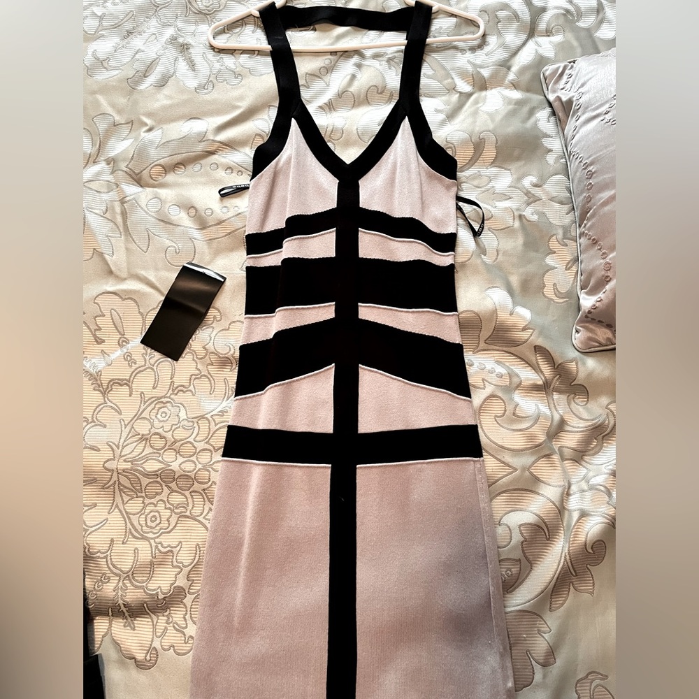 Glamazon 70S black and light grey fitted dress, size medium, brand new
